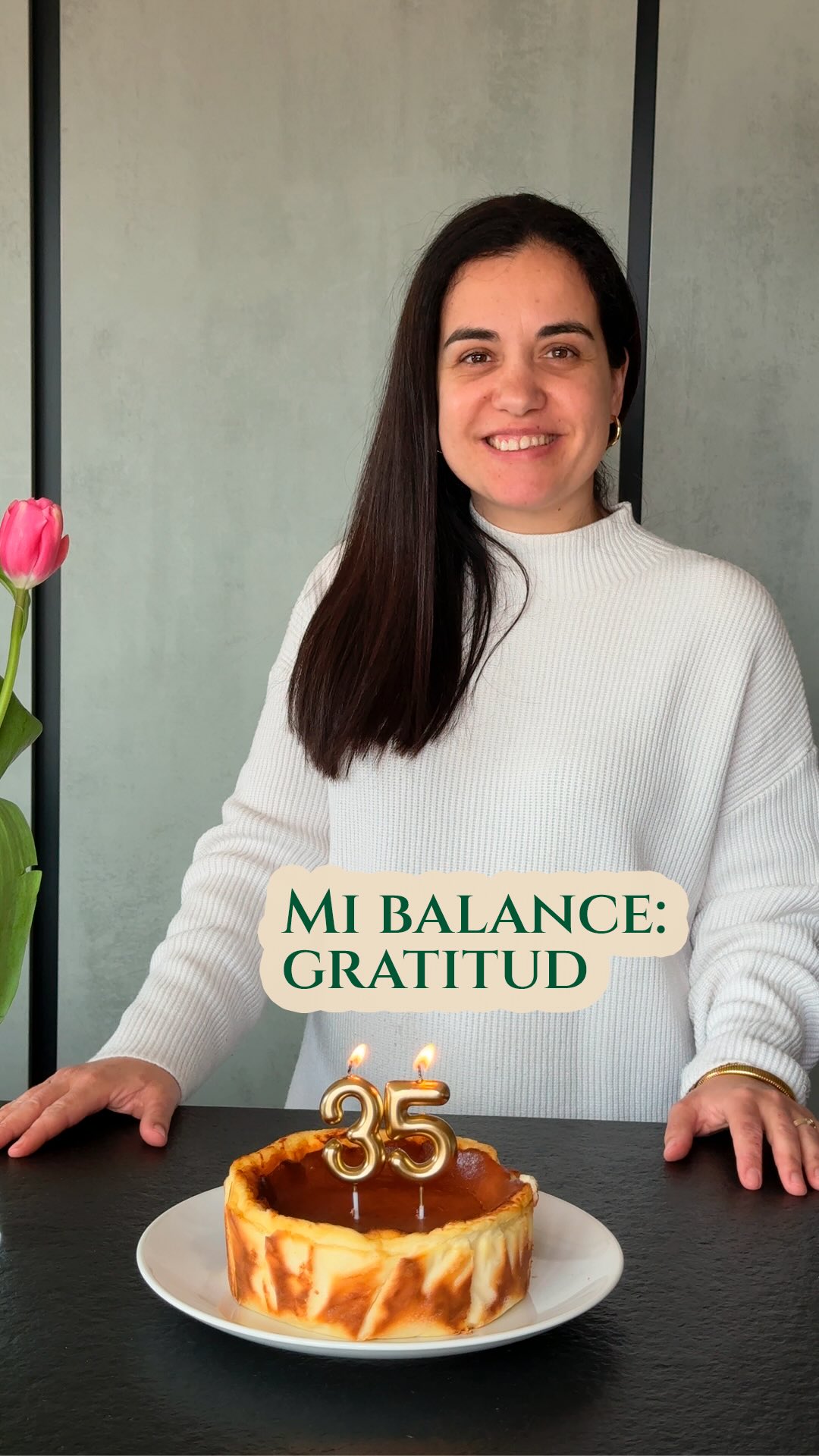 Dicen que la vida se mide en momentos… y hoy la mido en gratitud ✨
Cierro los 34 dando gracias y abro los 35 con el corazón lleno ❤️ y los pies firmes 👣
Gracias a las incondicionales 🤍
A quienes ya no están, pero viven en mí 🕊️
A mí, por no rendirme y volver a creer 💪✨
A los retos y los días grises, por hacerme más fuerte 🌧️🌤️
Y a las personas y oportunidades que han llegado para iluminar el camino 🌟
35: seguir, aprender y agradecer 🙏
#Gratitud #35 #NuevaEtapa