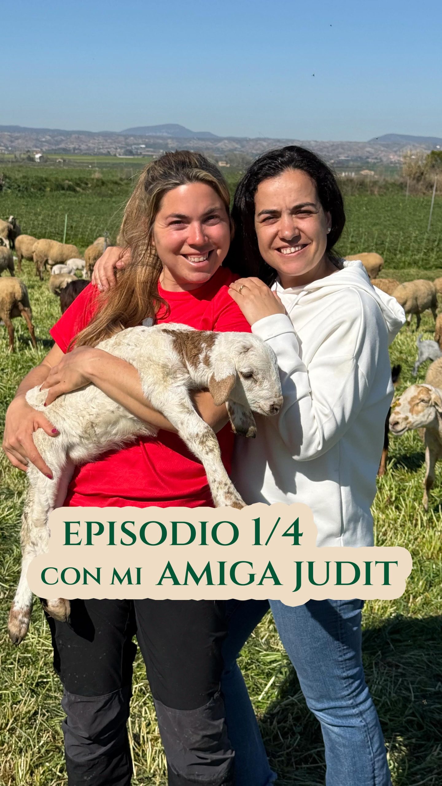 ¿Quién hace posible lo que comemos cada día? 🧀🐑
 
👉 Empieza en el campo, empieza con personas como Judit 💯.
 
🔝Pastora, ganadera, comunicadora… y sobre todo, alguien que vive lo que muchos solo vemos desde fuera.
 
Esta es la 1ª historia de 4.
Isabel entrevista a Judit, pero esto va más allá de una entrevista. Son amigas desde la infancia, han crecido juntas en Altorricón compartiendo una forma de entender y de vivir el campo 🥰🚜🌽.
 
Porque no hay queso sin campo, ni campo sin personas valientes que lo sostienen cada día.
 
💬 ¿Qué es lo que más valoras tú del mundo rural?
 
#MundoRural #Ganadería #HistoriasReales #Origen #Campo Storytelling ProductoLocal